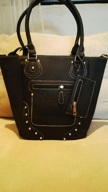 ***NEW***Stunning Ladies 2pc BLACK PU Leather Handbag***BEAUTIFUL PIECE***BRAND NEW***