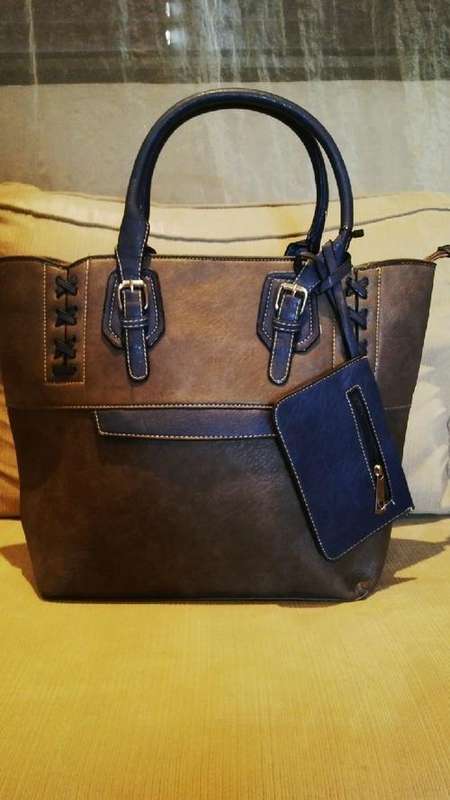 ***NEW***Stunning Ladies 2pc GREY/BLUE PU Leather Handbag***BEAUTIFUL PIECE***BRAND NEW***