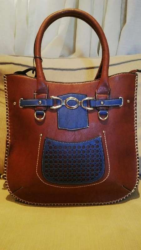 **NEW**Stunning Ladies PU Leather Handbag With Beautiful Detail & Design***BRAND NEW**2 Colours**