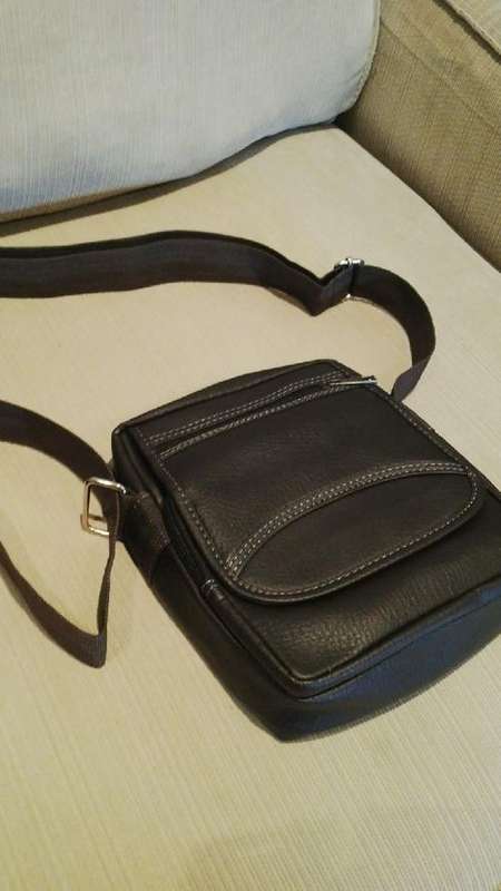 **MENS MINI BLACK PU LEATHER MESSENGER BAG**Great for Ipad Mini's / 7"Tablets**BRAND NEW**10 Avail**