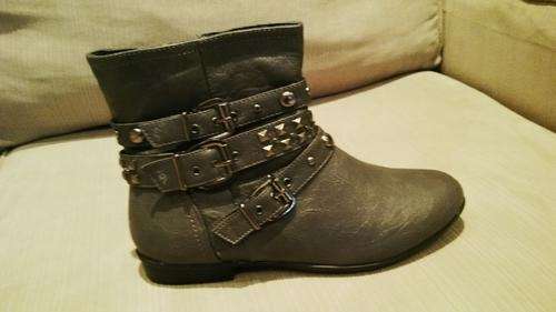 ***NEW***Cute & Funky Ladies Short Grey Leather Like Boots***Size 4, 5, 6, 7, 8, 9***STUNNING***