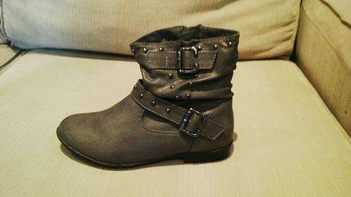 ***NEW DESIGN***Cute & Funky Ladies Short Grey Leather Like Boots***Size 3 ONLY***STUNNING***
