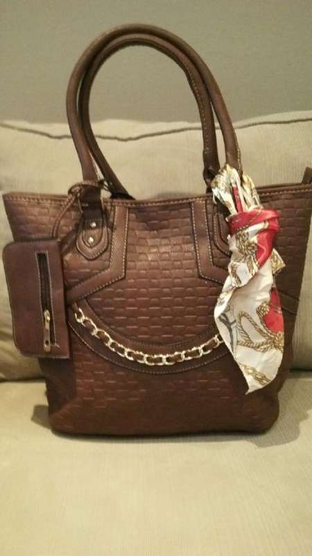 **NEW**Stunning Ladies 3pc TAN/GOLD PU Leather Handbag With Beautiful Detail & Design***LAST ONE**