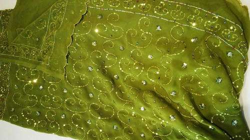**BEAUTIFUL LADIES SARIE**GREEN**STUNNING COLOUR***DONT PAY R1000 & MORE***
