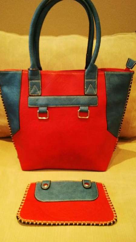 *Stunning Ladies 2pc Cherry/Blue PU Leather Handbag/Clutch With Beautiful Detail & Design*BRAND NEW*