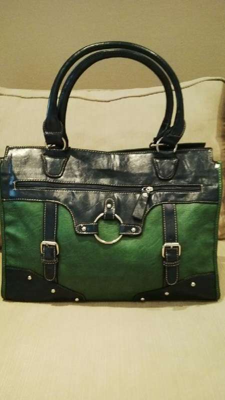 **Stunning Ladies GREEN/BLUE Soft PU Leather Handbag With Beautiful Detail & Design**BRAND NEW**