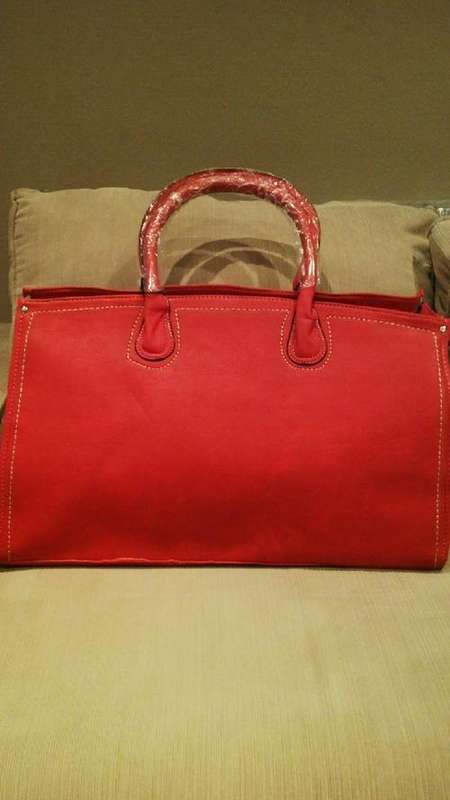 *Stunning RED Duffle Style PU Leather Travel Bag*55cm**Great Quality Piece**BEAUTIFUL**LAST ONE**