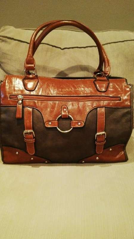 **NEW**Stunning Ladies Soft PU Leather Handbag With Beautiful Detail & Design**7 Colours**2 Avail**