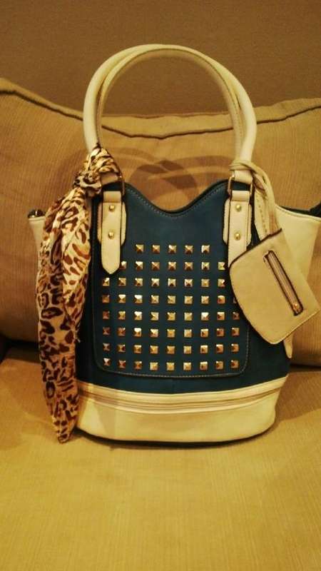 **NEW**Stunning Ladies 3PC BLUE/CREAM PU Leather Handbag With Beautiful Detail & Design**BRAND NEW**