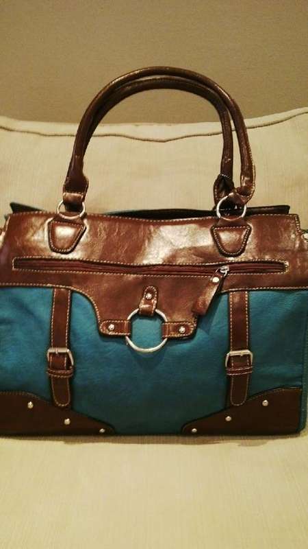**NEW**Stunning Ladies Soft PU Leather Handbag With Beautiful Detail & Design**6 Colours**4 Avail**