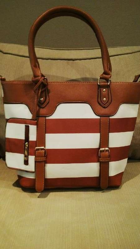 **NEW**Stunning Ladies BROWN/TAN/WHITE 3PC Handbag With Beautiful Detail & Design**BRAND NEW**