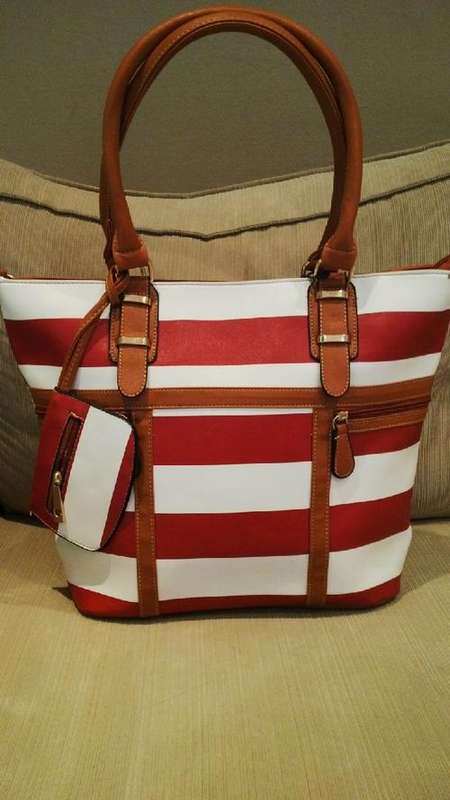**NEW**Stunning Ladies RED/TAN/WHITE 3PC Handbag With Beautiful Detail & Design**BRAND NEW**