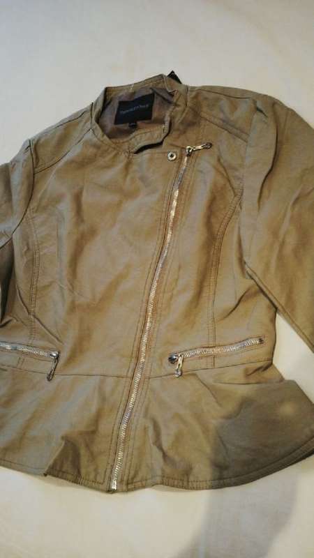 **Stunning Ladies LIGHT BEIGE Leather Look Biker Style Jacket**L ONLY**BEAUTIFUL**BRAND NEW*