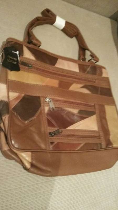 *NEW*GENUINE LEATHER LADIES BAG*MULTI COLOUR*GREAT EVERYDAY BAG*LOTS OF SECTIONS*BRAND NEW*2 AVAIL*