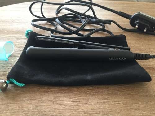CLOUD 9 MINI HAIR IRON - EXCELLENT CONDITION - RETAILS FOR R2200