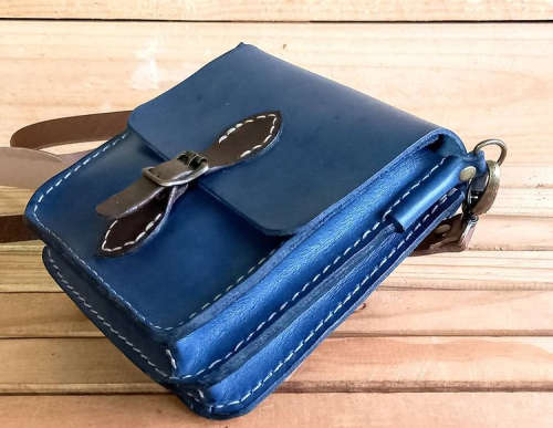 GENUINE LEATHER PETITE MESSENGER - VARIOUS COLOURS