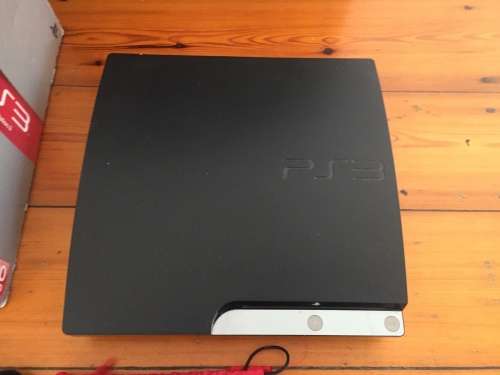 Great Condition PS3 up for sale, 320GB, 2 X ORIGINAL CONTROLLERS, 3 GAMES - PLS READ DESCRIPTION