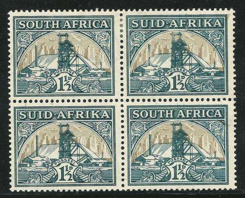 SG57 : 1 1/2d GREEN & BRIGHT GOLD -BLOCK OF 4 WITH VARIETY "BROKEN CHIMNEY ROW 11/6