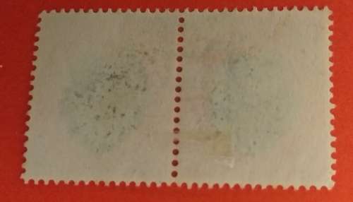 UNION 6d GREEN & ORANGE USED 1940s PAIR VARIETY V1 SCRATCH IN TREE AT TOP RIGHT 2/5