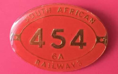 SOUTH AFRICAN RAILWAY VINTAGE BADGE  -GOOD CONDITION