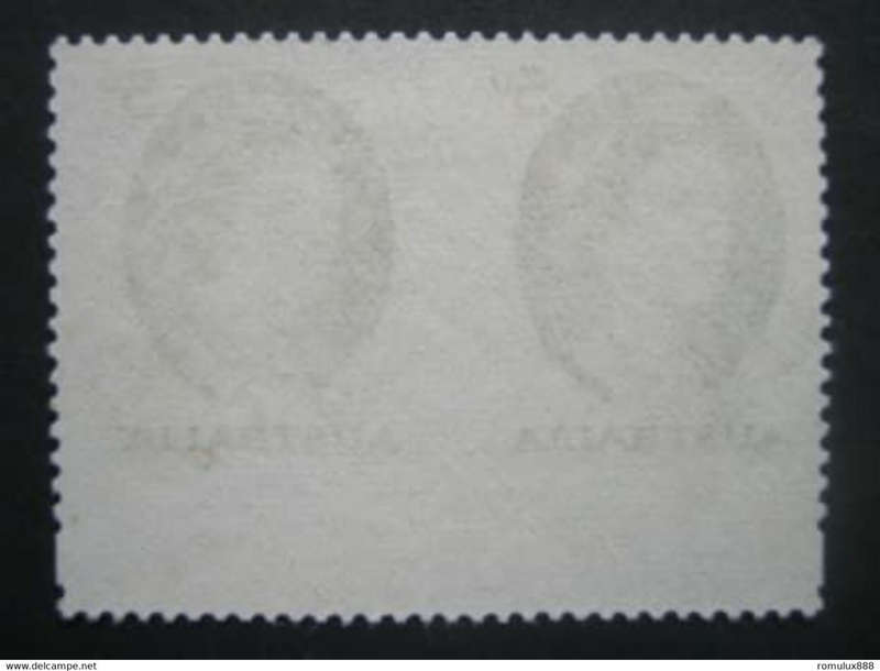 AUSTRALIA - 1963 DEFINITIVE 5d GREEN - IMPERFORATED BETWEEN PAIR