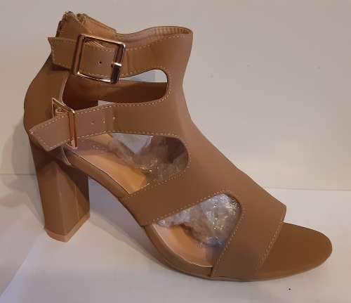 Ladies Heels. Size 4 or 5  : UK/SA sizes.