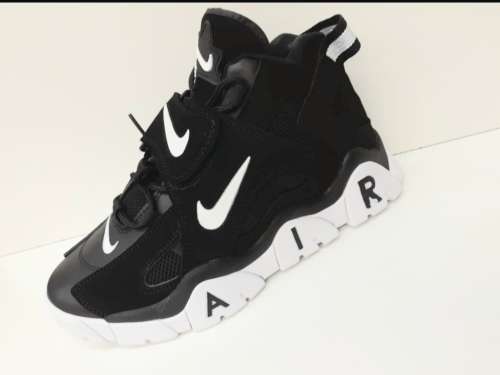 Nike Men's Air Barrage Mid black /white  Sneaker