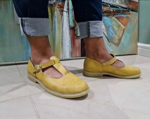 Ladies fashion shoes. High Quality. Size 6