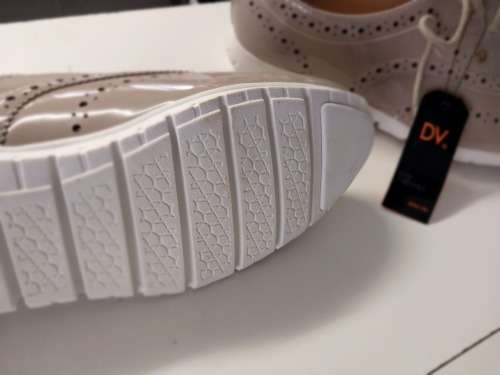 Dolce Vita Comfy Shoes . size 8