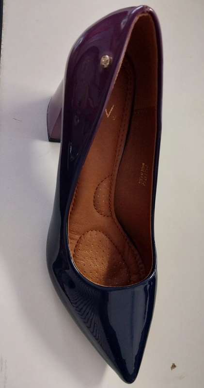 DOLCE VITA HEELS .