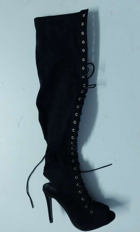 Miss Black . BLACK BOOT