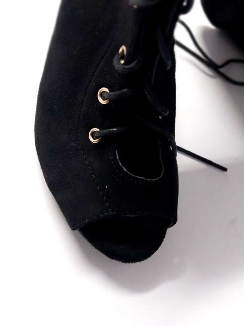 Miss Black . BLACK BOOT