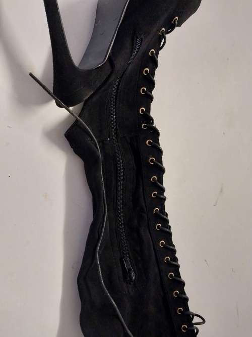 Miss Black . BLACK BOOT