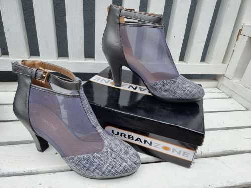 Urbanzone Heels.  Size 5 or 6 or 7 available