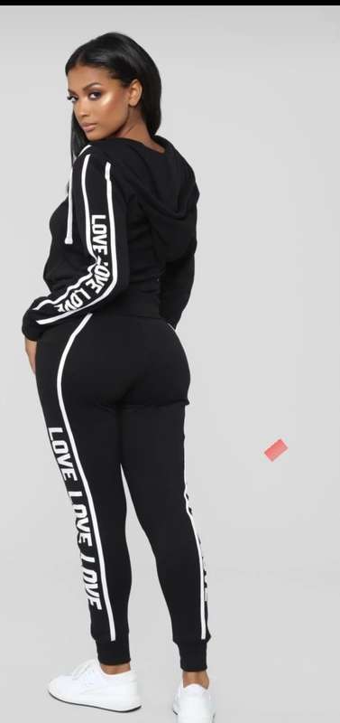 Full tracksuit for ladies. Size large