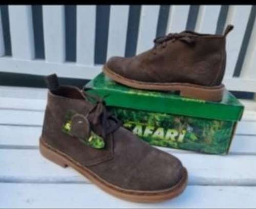 safari shoes size 6 brown