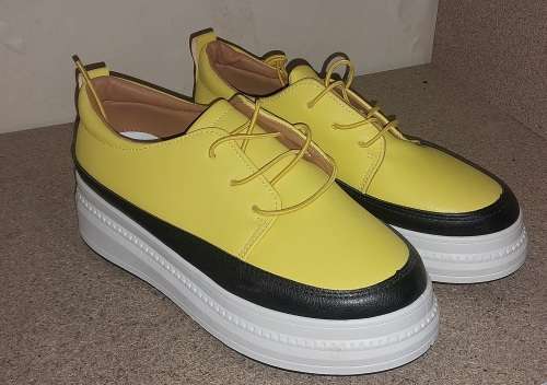 Lunah FASHION SHOES. Size 4
