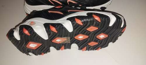 Ladies Fashion Sneakers . Size 7