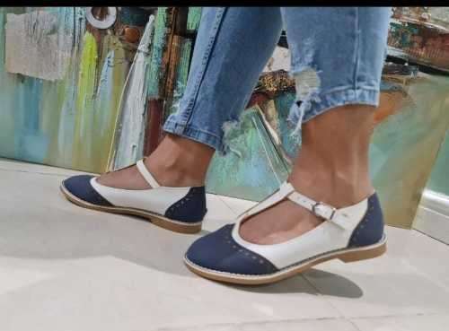 Ladies Fashion shoes .