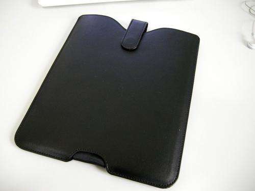 IPAD LEATHER POUCH: