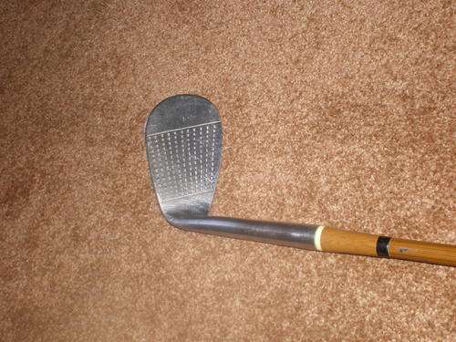 ANTIQUE GOLF CLUB (5 IRON)