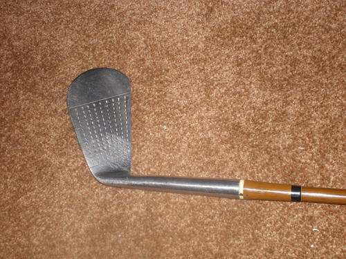 ANTIQUE GOLF CLUB (5 IRON)