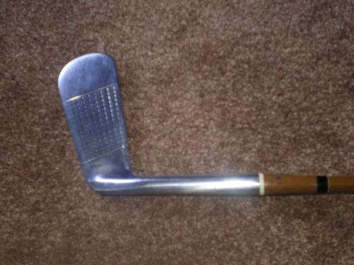 ANTIQUE GOLF CLUB (PUTTER)