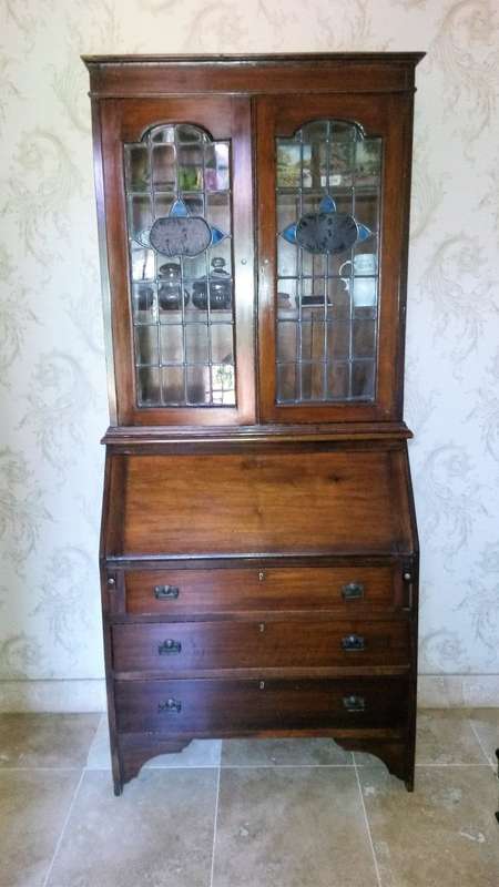 Edwardian  mahogany two door leadlight bookcase on Queen Anne feet