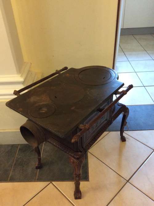 Cast iron stove
