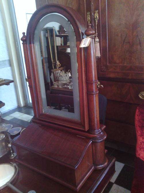 20th  Century  Victorian style  mahogany toilet mirror with ligths behind the mirror