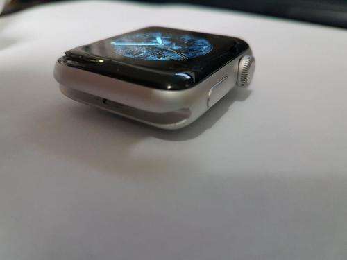 BARGIN! Apple Watch Series 2 42mm With Strap