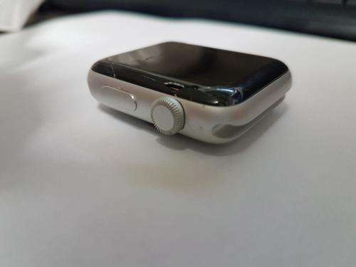 BARGIN! Apple Watch Series 2 42mm With Strap