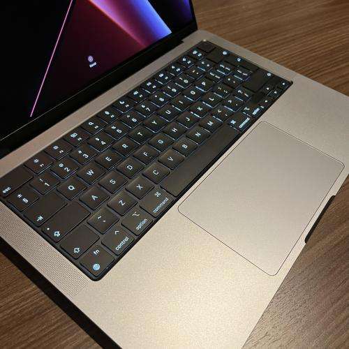 Apple MacBook Pro 14-inch with Apple M1 Pro chip 512GB SSD / 16GB RAM and 2 Year Warrenty