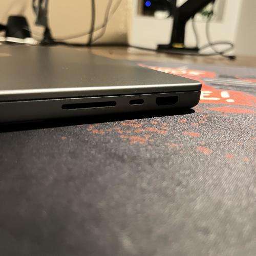 Apple MacBook Pro 14-inch with Apple M1 Pro chip 512GB SSD / 16GB RAM and 2 Year Warrenty